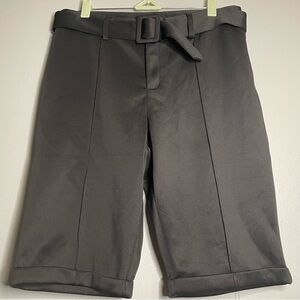 FASHION NOVA Women’s shorts bermudas biker style SZ/L w/belt NWT